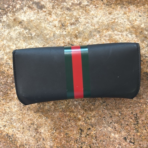 Vintage Black Red/ Green Stripe Gucci Hard Eyeglass Case Magnetic Closure - Picture 3 of 3